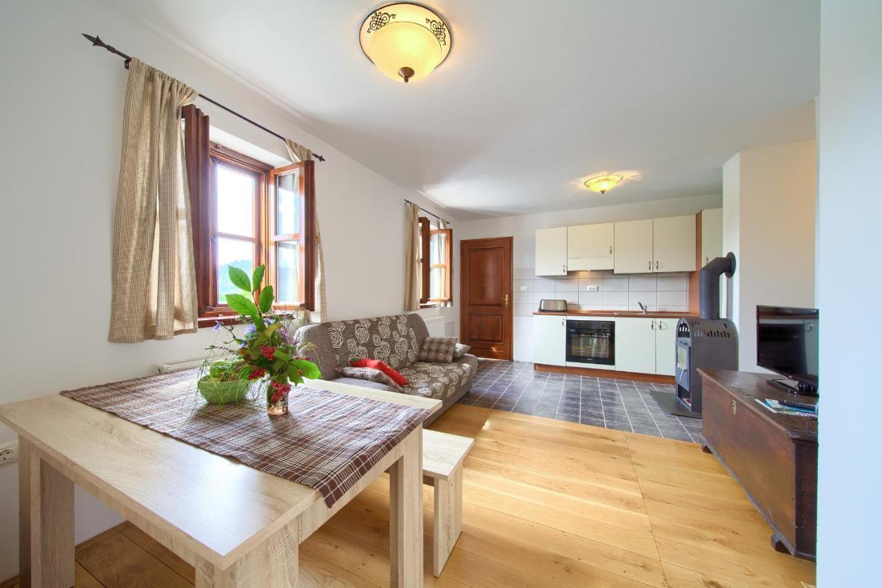 Apartmani Belvedere Fuzine Bagian luar foto